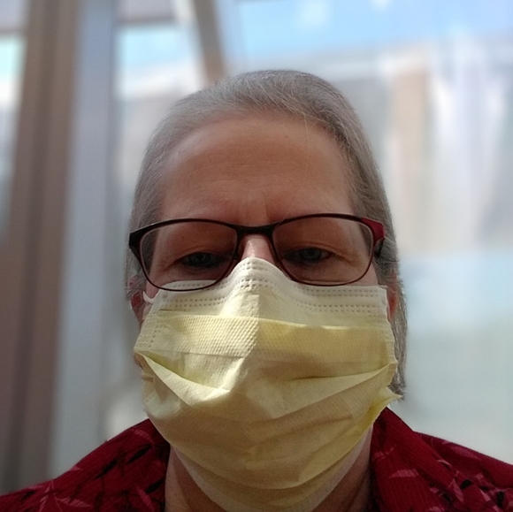 Meet your Posher, Sharon - Picture 2 of 2